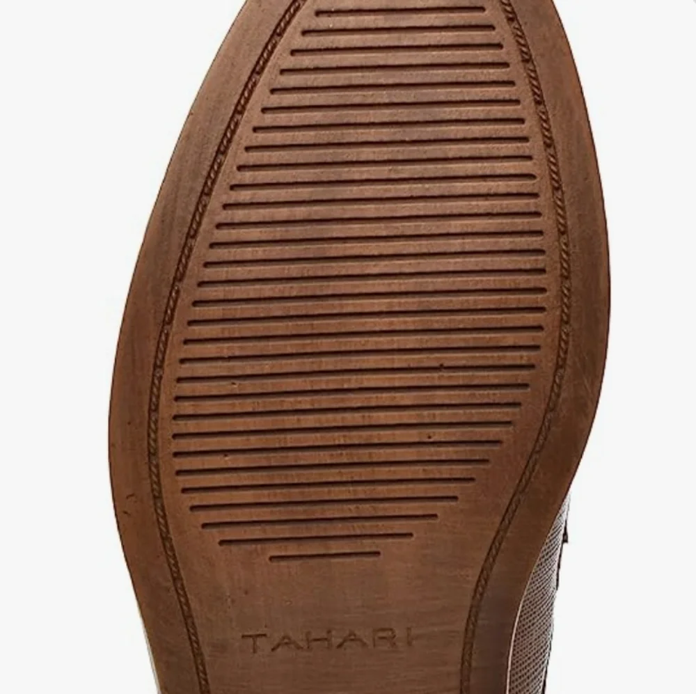 Brand new Tahari  boys *Folley* Lace up Oxford Shoes. New with No Box.